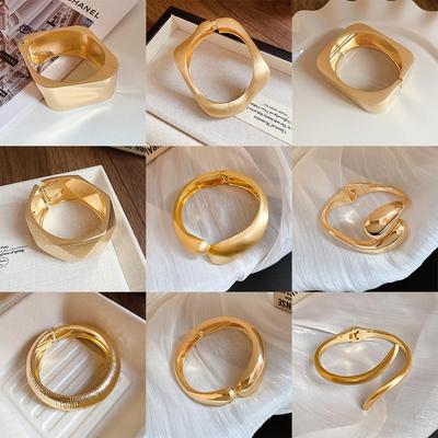 Pulseira de Metal Elegante de Alta Qualidade: Joias Femininas Elegantes, Únicas e Ousadas
