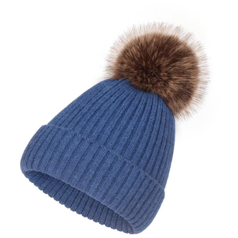 Gorro de Punto de Hilo Retorcido de Terciopelo Europeo y Americano con Pompón de Piel Sintética de Mapache - Estilo Versátil para Padres e Hijos