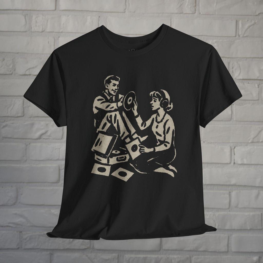 Vintage Record Shirt Vinyl Listening Tee Black T-Shirt Retro Music Lovers Tee Indie Aesthetic Band Style Shirt Gift For Vinyl Collector