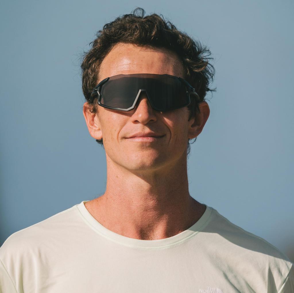 Sunglasses STASH [Tifosi] Smoke/AC Red/Clear M-L