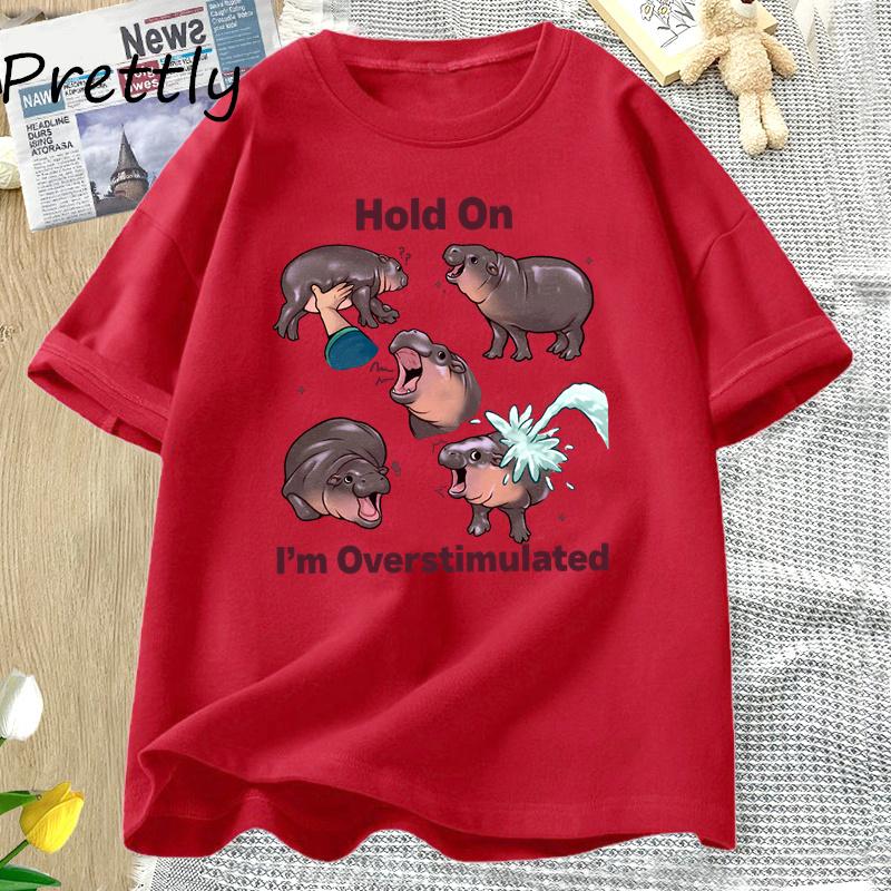 Moo Deng T Shirt Hold on Im Overstimulated TShirt Hippo Cute Moo Deng Tee Shirt Harajuku Cotton Short Sleeve Womens Clothes S