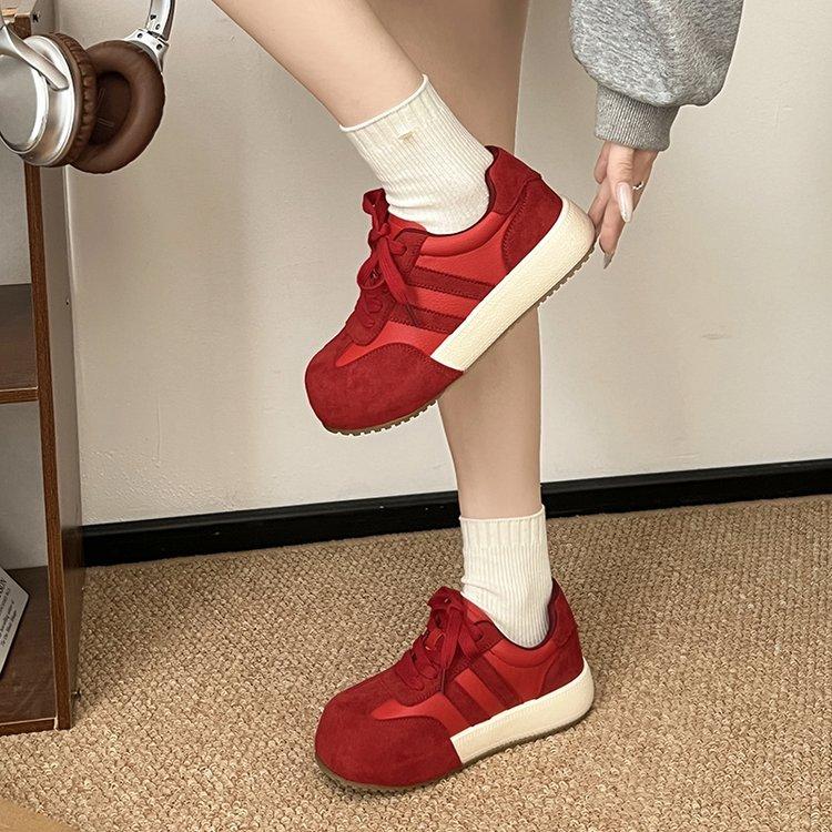 

Cowhide version~ thick-soled leather German training shoes women s 2025 autumn new soft-soled lightweight high-quality casual board shoes tide 35 красный