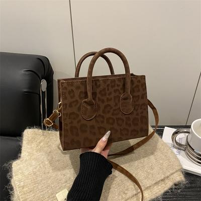 Premium New Bag Niche Leopard Print Messenger Bag Fashion Small Square Bag Versatile Bucket Shoulder Handbag