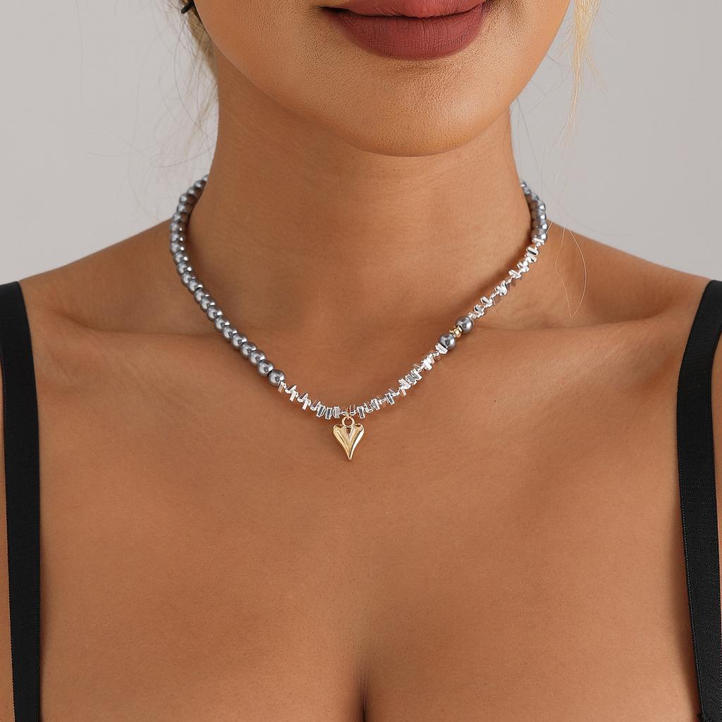 Beads Necklaces Clavicle Chain Necklace Stylish Beads Necklace Female Party Neck Chain Alloy Texture Present for Women