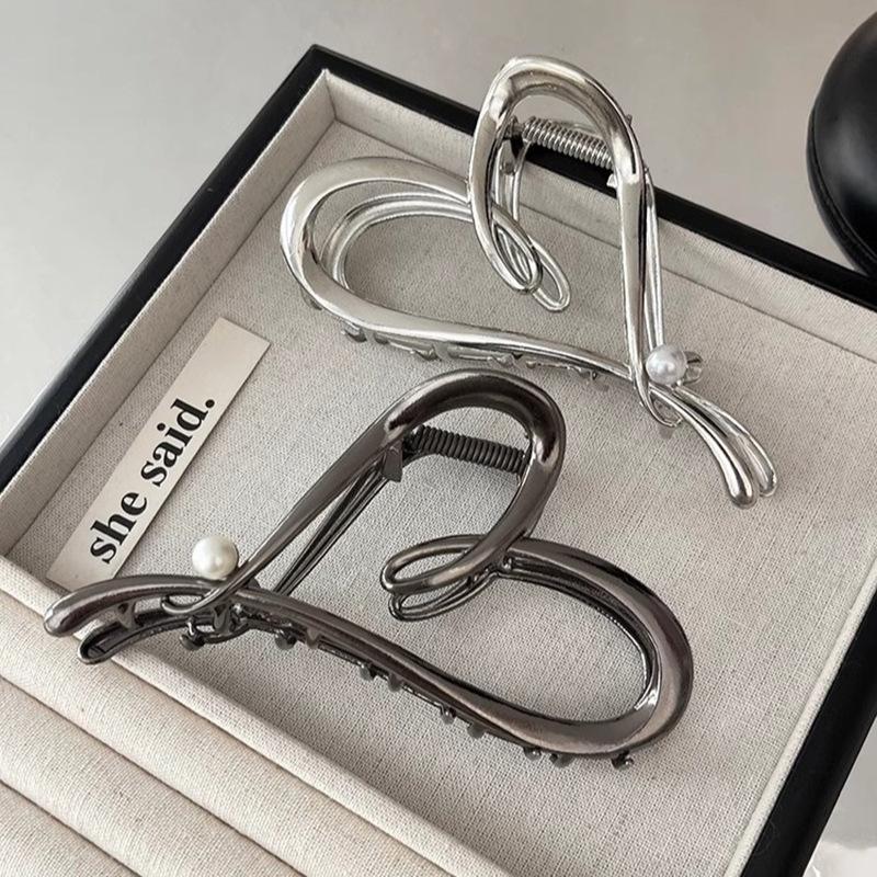 4cm Alloy Hollow Love Hair Claw Hairpin Silver Golden Fashion Hair Clip Crabs For Women New Hair Accessories Headwear Claw