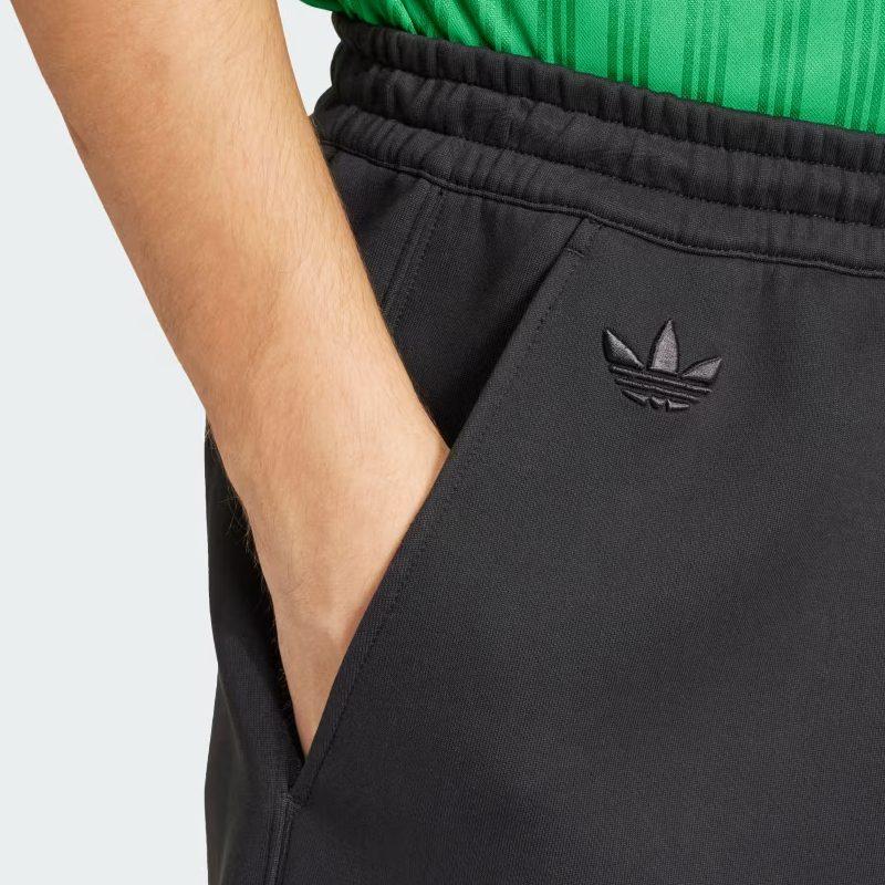 adidas Originals Neuclassics Shorts IR9430