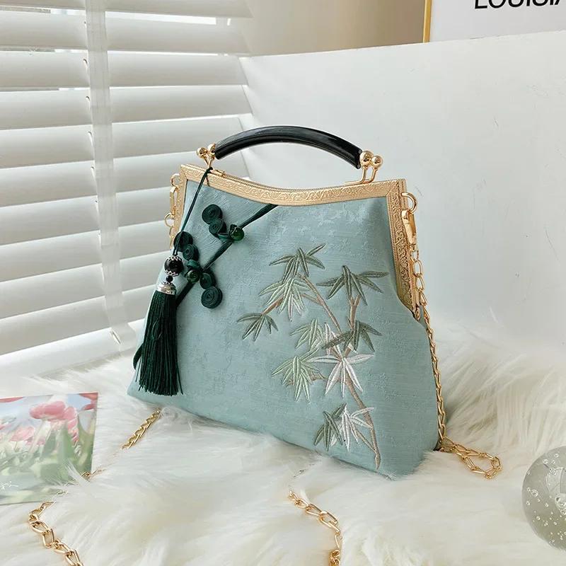 Chinese Style Embroidered Cheongsam Bag Vintage Clip On Shoulder Crossbody Lucky Bamboo Tassel Elegant for Party Evening Purse