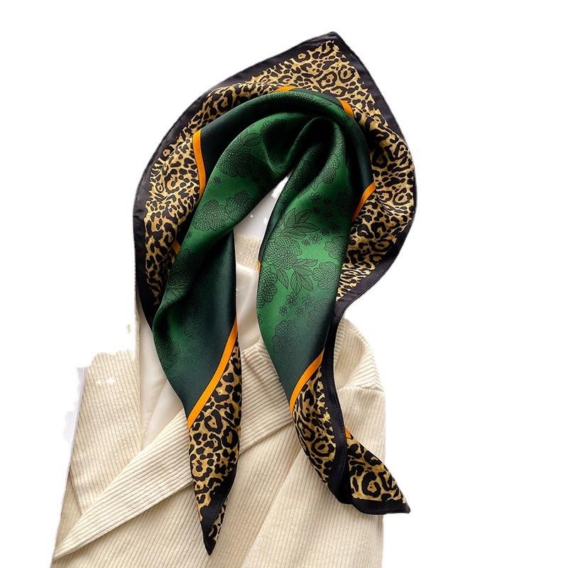 New SpringAutumn 100% Silk Small Square Scarf For Women Printed Decorative Silk Shawl 65Cm Bandana Head Scarves