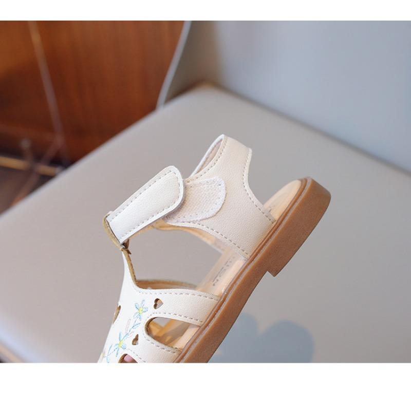 New summer embroidered closed-toe soft sole sandals, trendy Chinese style shoes for girls