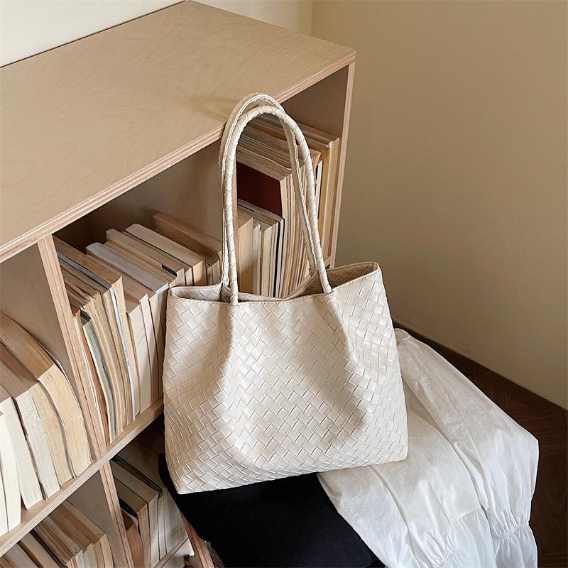 2026 Summer Solid Color Woven Texture Stylish Commuter Tote Bag