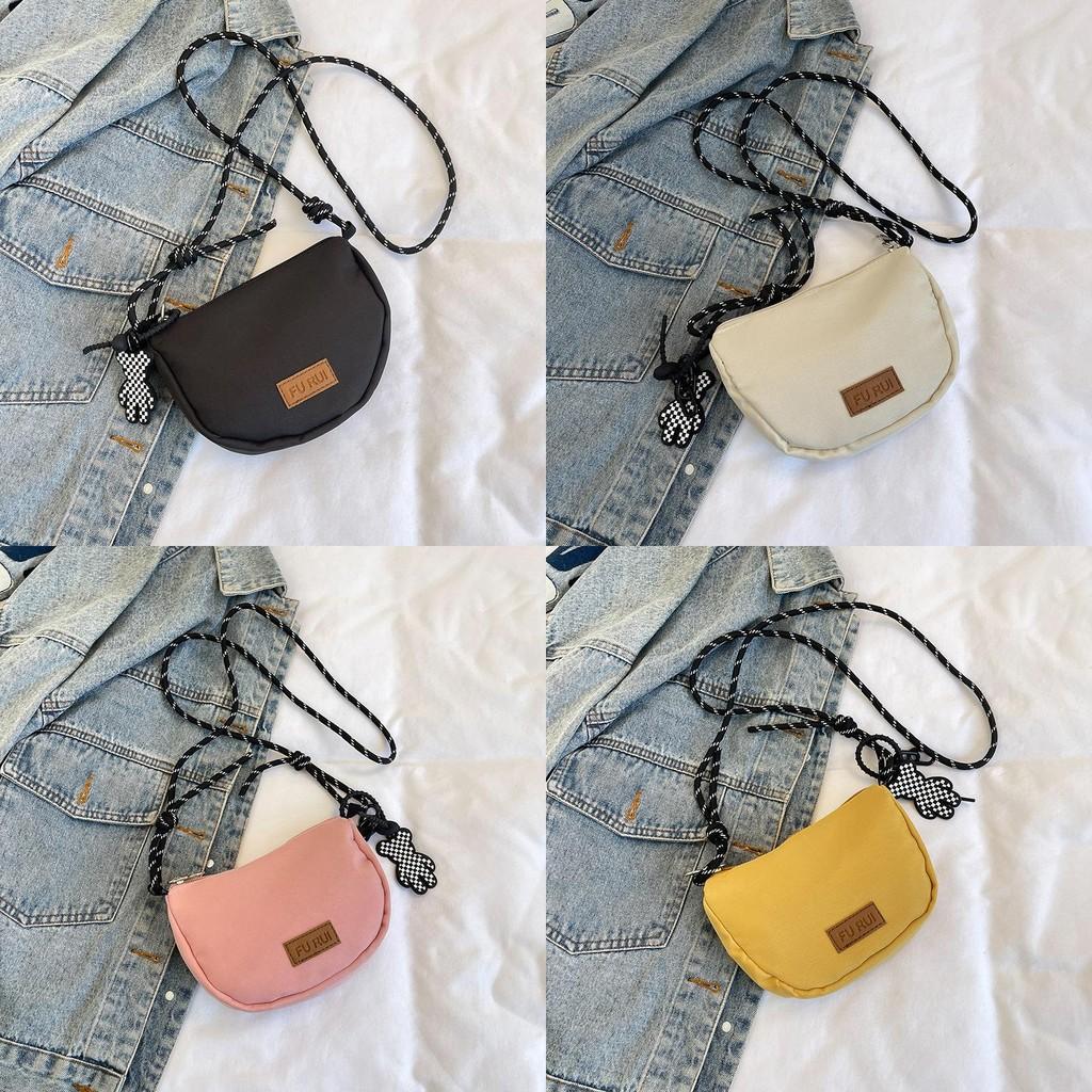 Stylish Large Capacity Nylon Shoulder Bag In Trendy Solid Colors For Casual Commuting