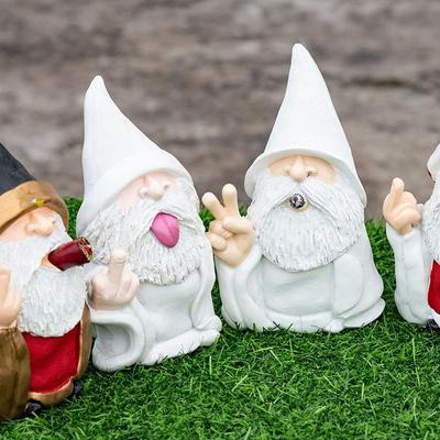 Micro Middle Finger Gnome Statue Erect Middle Finger Provocative Gnome Landscape Garden Decoration Resin Garden Figurines