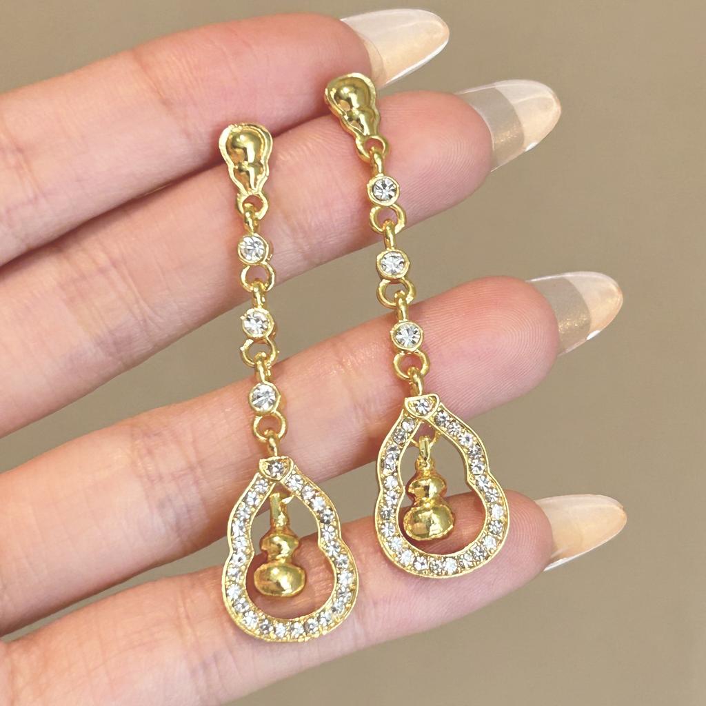 Traditional Chinese style retro earrings, fashionable and simple earrings, unique and refined earrings for women