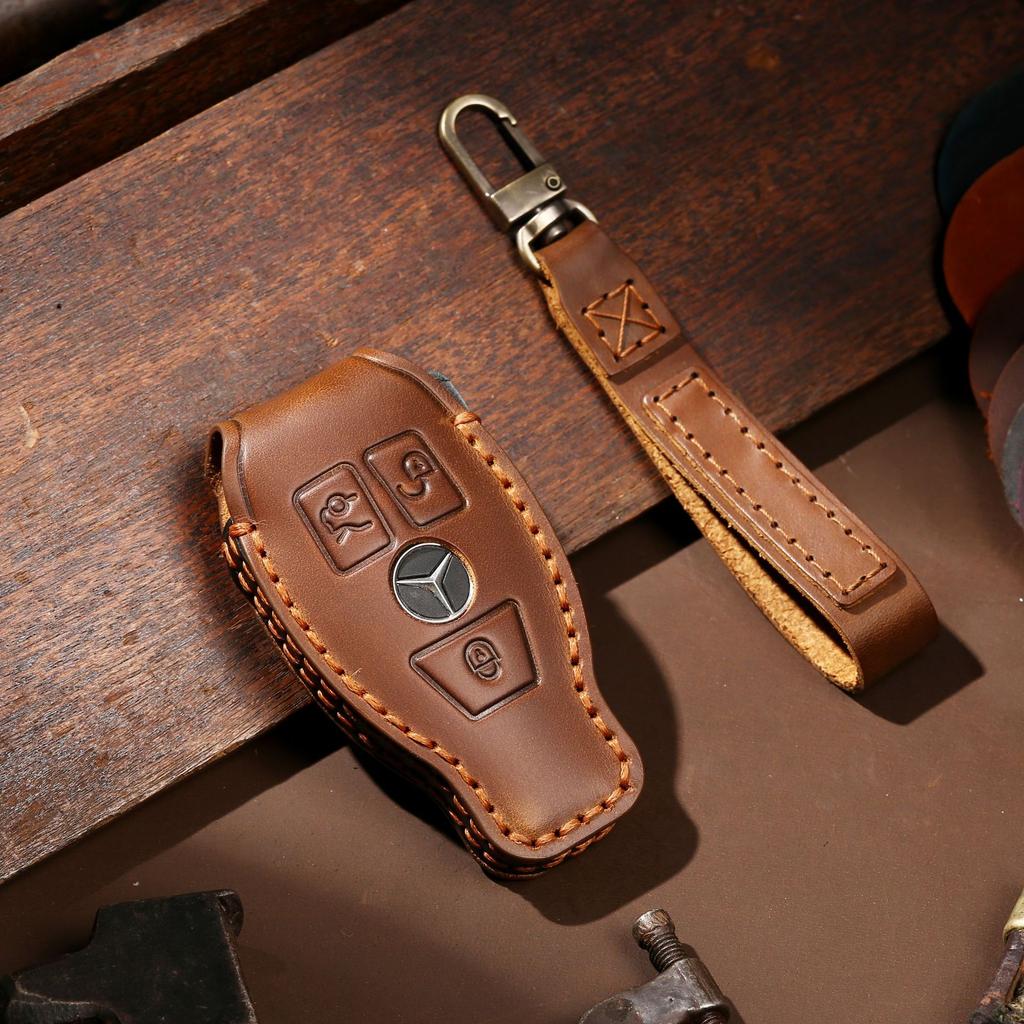 It Is Suitable for Mercedes-Benz Key Cover, and the New E300L Leather Car Key Cover Will Be Sent On Behalf of One Piece.