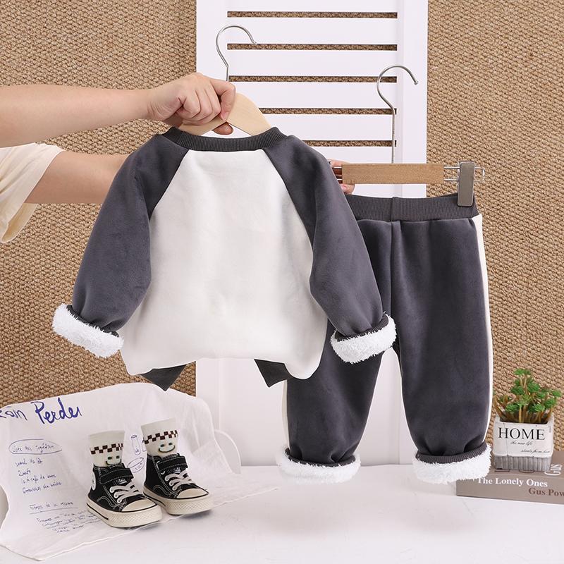 Jungen Langarm 2-teiliges Set, Herbst- und Winter Kinder Fleece warmes Hoodie-Set, Jungen Kleidung mit Buchstabenaufdruck.