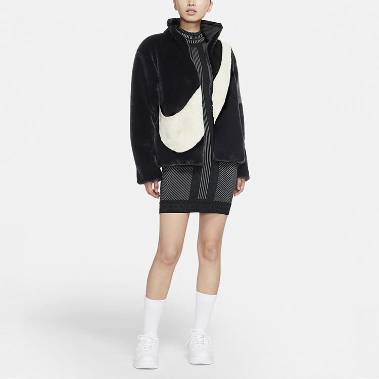 Nike Sportovní oblečení Bunda s límcem z umělé kožešiny Big Swoosh Dámská bunda Černá CU6558-010