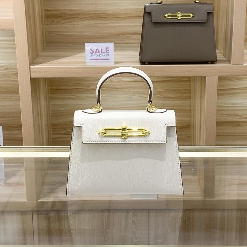 Elegant Crossbody Handbag - Luxe Texture & Versatile Design