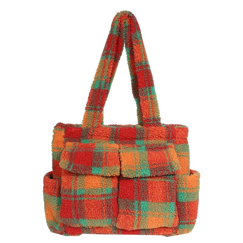 Women's Shoulder Bag - A Trendy Fashion Item with Large Capacity, Suitable for Daily Commutes.