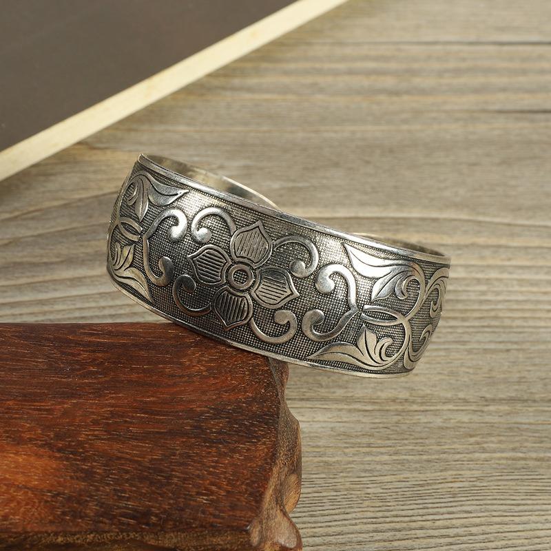 Retro Silver Bracelet Engraved Opening Wide Bracelet Fashionable Personality Miao Silver Old Antique Jewelry