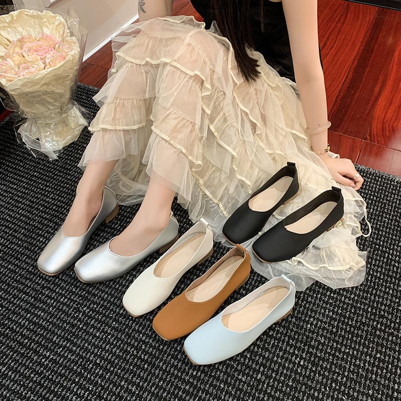 Fashion Plus Size New Popular Women Flats Slip on Flat Shoes Candy Color Woman Boat Shoes Black Loafers Faux Suede Ladies Ballet Flats