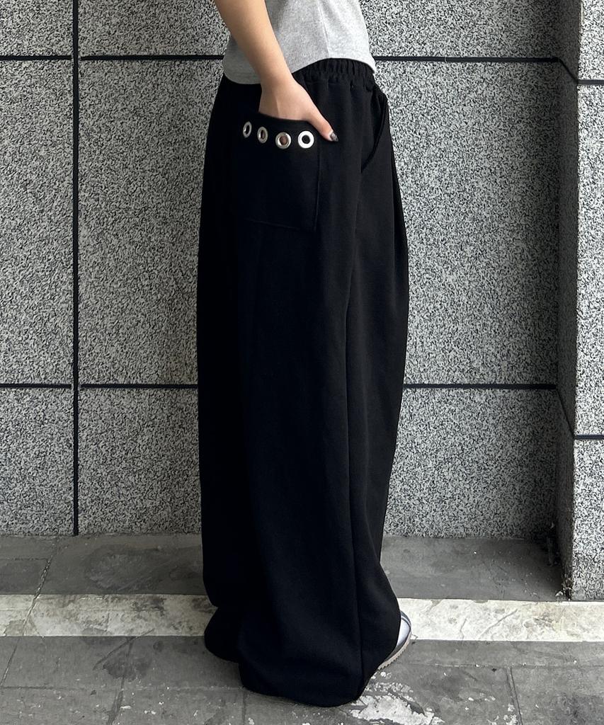 FUZZY SCAN Big Eyelet Curved Balloon Pants Black