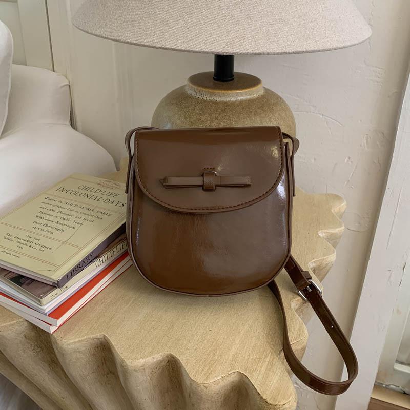 

2025 autumn new niche bag retro red bow bag mobile phone bag fashion casual messenger small bag