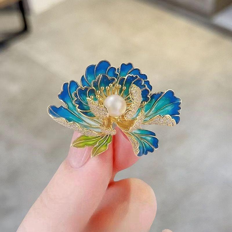 Sunward Growth Sunflower Brooch: Elegant Women's Corsage Pin for College Entrance Suits
