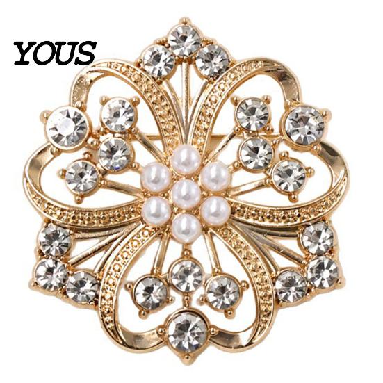 Decorative Flower Brooch Solid Alloy Floral Brooch, Hollow Pattern Lapel Pin with Strong Anti-oxidation Buckle Design, Electroplating Anti-Oxidation золотистый