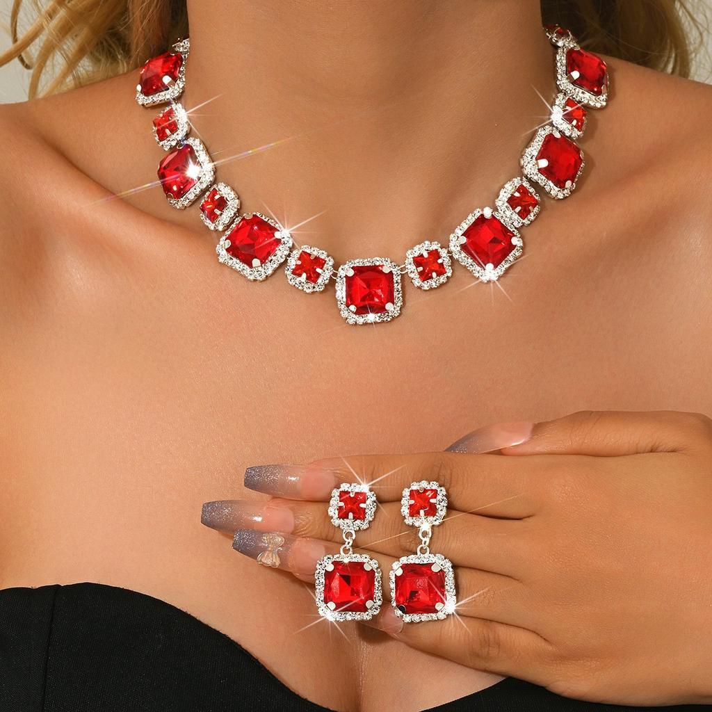 Rotes Diamant Halskette Ohrringe Set Brautschmuck Premium Quadratisches Schmuckset Schmuckset