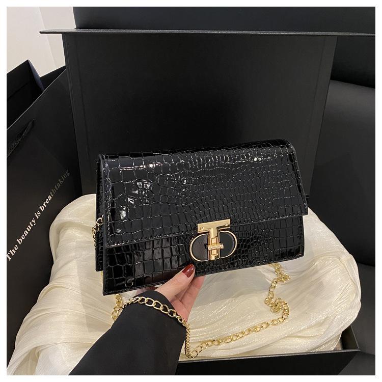 

Женская сумка с каменным узором европейский и американский ретро модная цепочка кроссбоди маленькая квадратная сумка однотонная высокая текстура для путешествий в зарубежном стиле на плечо чёрный