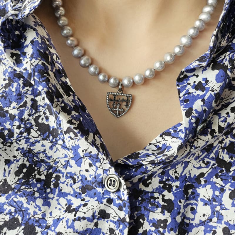 

Eliz by Lizgallery CROSS SHIELD Pendant Pearl Necklace_grey Grey