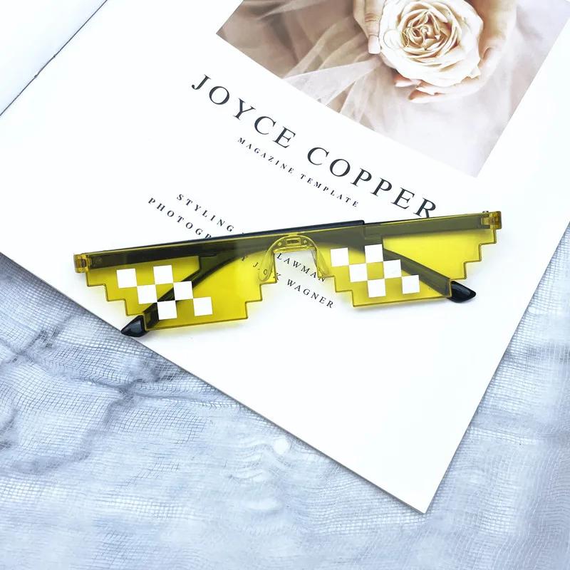 Cyklingglasögon Mosaik Solglasögon för Herr Dam Pixel Svart Retro Gamer Robot Solglasögon Cool Party Vintage Nyanser Glasögon