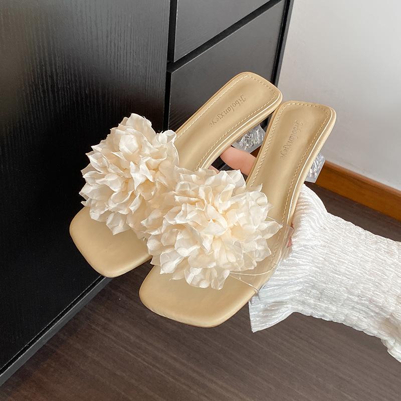 New flat-bottom design one-word slippers women wear new summer French small sandals fairy style sandals