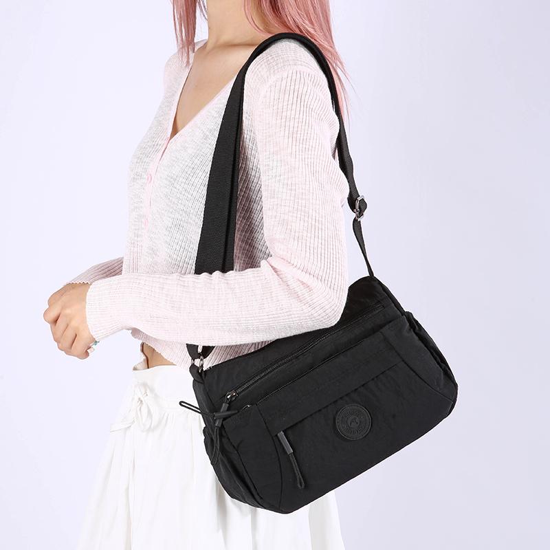 Mehrschichtige leichte Umhängetasche Damen Schultertasche Muttertasche für mittleres Alter