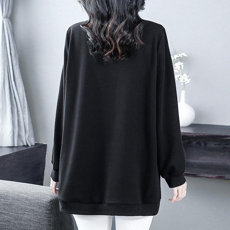 Plus Size Fleece-Lined Casual Loose Sweatshirt with Pockets - Slimming Long Sleeve Top for Middle-Aged Women