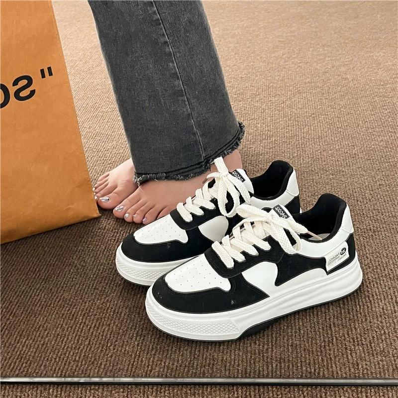 Móda 2024 Nové ploché dámské tenisky Ženy Podzimní ležérní vulkanizované Černé Módní Harajuku Tenisky na silné platformě Sportovní obuv