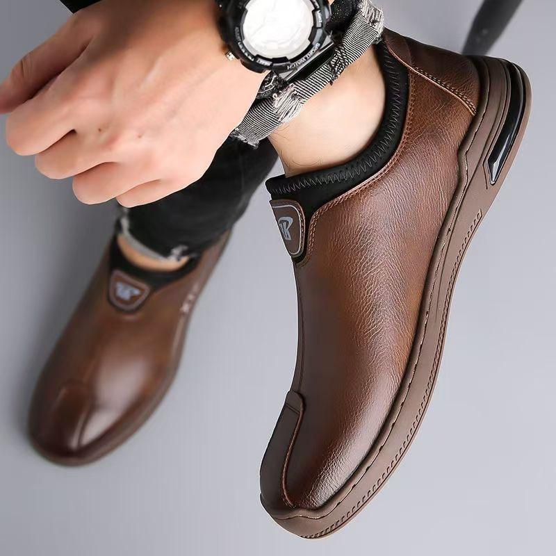 Herrenschuhe Frühling Freizeitschuhe Business Herren Lederschuhe Mittel und Alt Weiche Sohlen Ein Pedal Slipper Dad Shoes