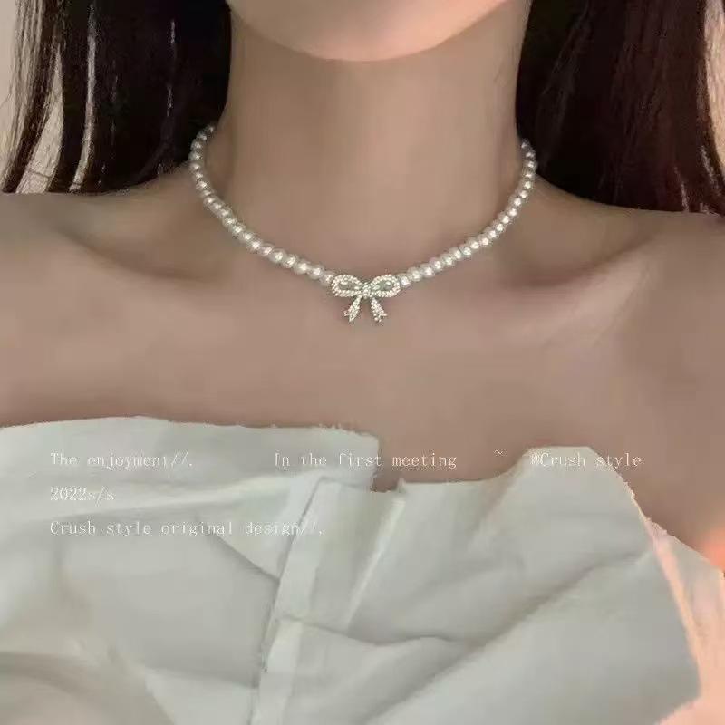 Irregular Retro Niche Pearl Collarbone Chain High Sense Choker Necklace Gentle Design Sense