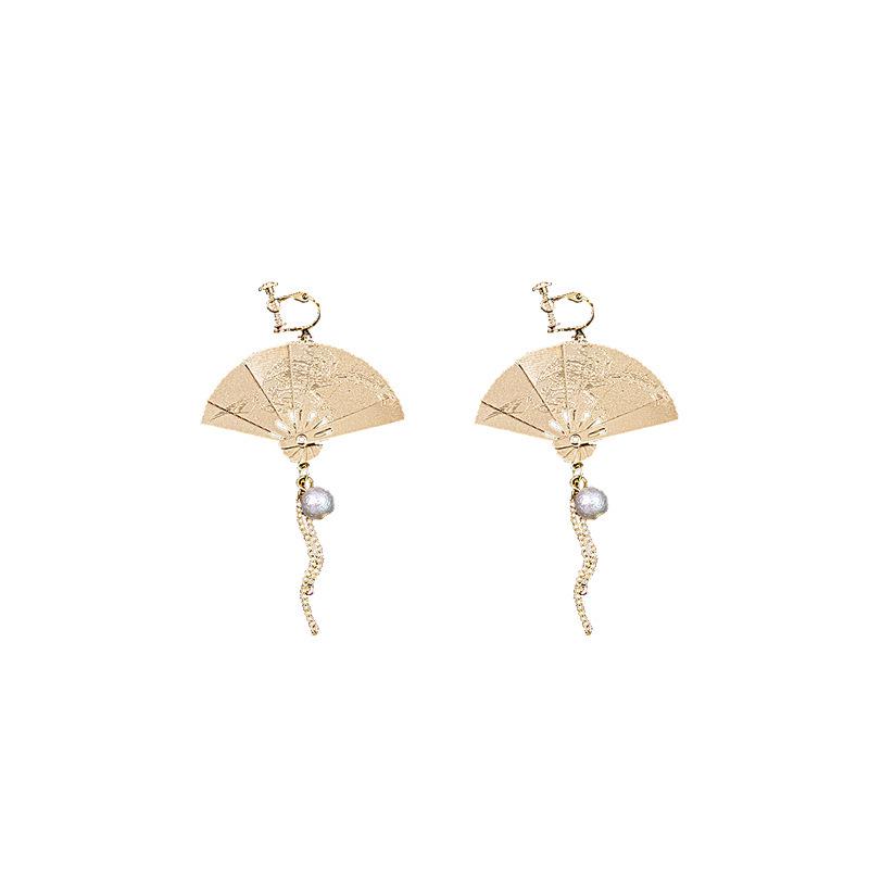 Chinese Carved Folding Fan Pearl Tassel Earrings | Retro Hanfu No-Piercing Ear Clips золотой