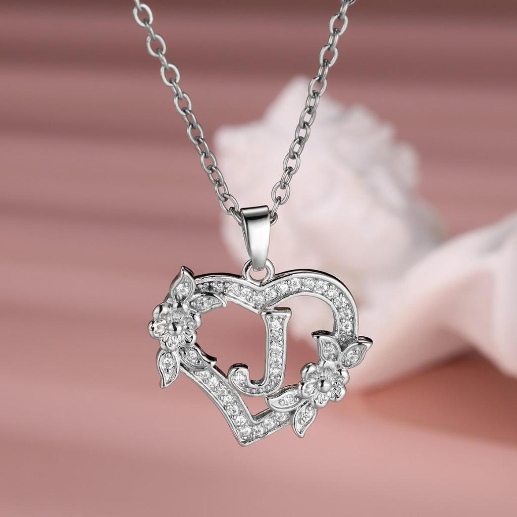 Collana Lettera Inglese a Forma di Cuore - Design alla Moda e Versatile
