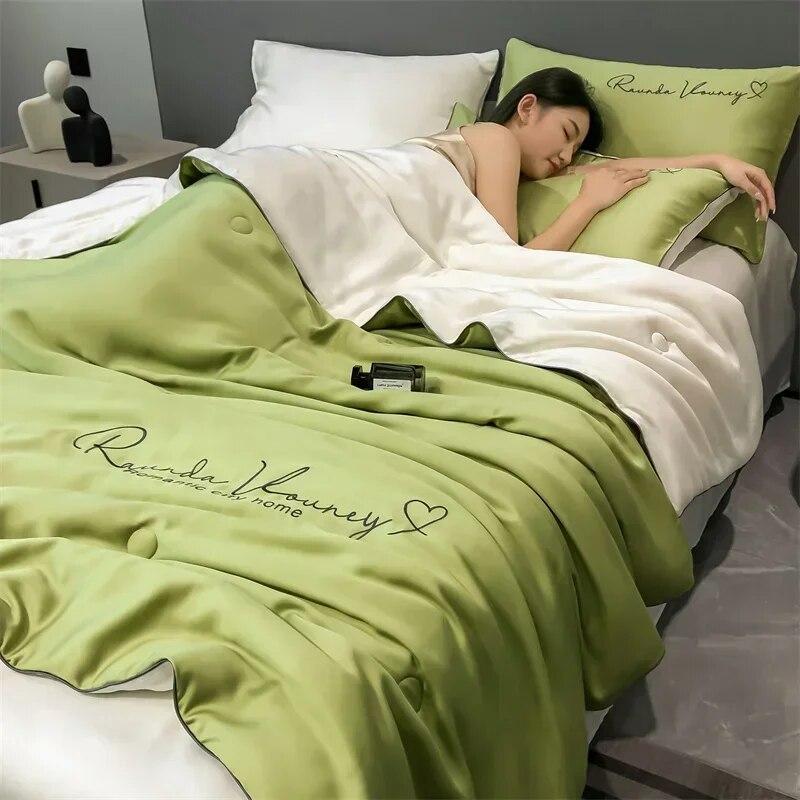 100% Washed Silk Summer Quilt Embroidery Smooth Ice Cooling Comforter for Bed Silky Solid Blanket Soft Cool Summer Blanket