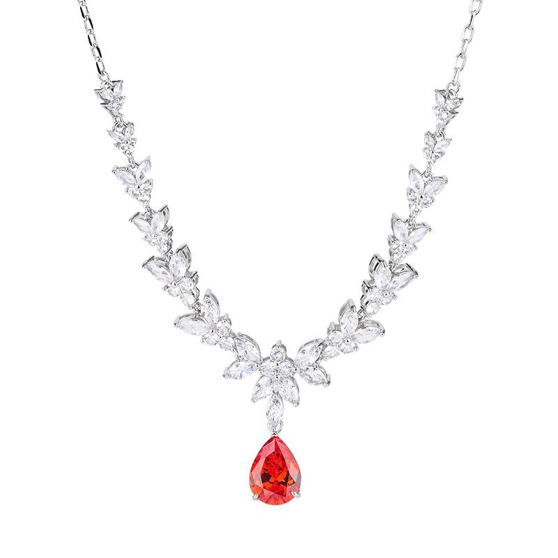 Luxury Ruby Corundum Gem Pendant Zircon Necklace Clavicle Chain Dress Dress Dinner Ornament Treasure Necklace