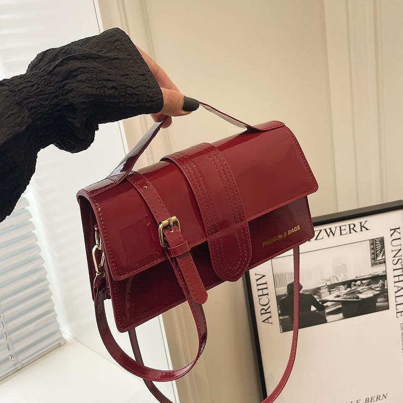 2025 Summer European and American Retro Portable Small Square Bag New Shoulder Bag Fashion Literary Messenger Bag Women