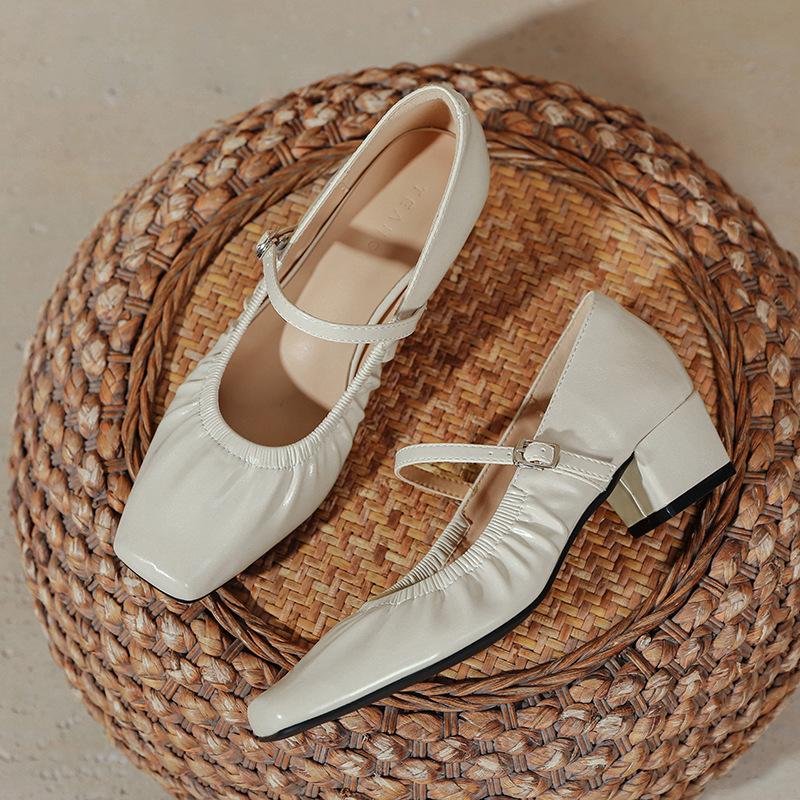 

Корейские туфли бабушки Нишевые Морщинистые Квадратный носок Женская обувь Толстый каблук Туфли Мэри Джейн Повседневные Туфли-лодочки 39 абрикосовый