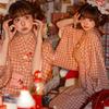 Dámské japonské kimono a yukata šaty pro formální fotografování