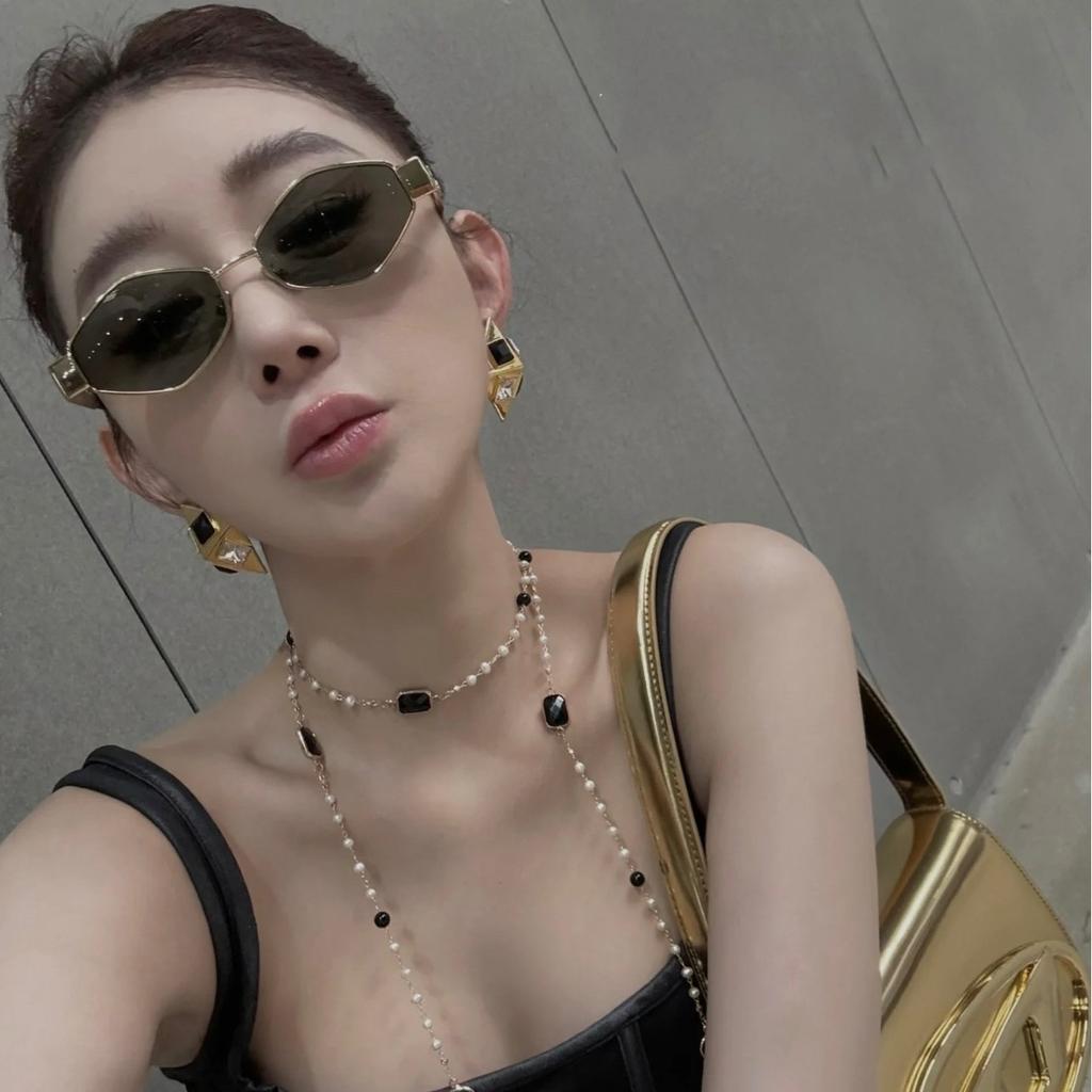 Retro Fashion Personalized Beach Sunglasses Diamond Frame Design Glasses Men'S And Women'S Small Frame Sunscreen Glasses