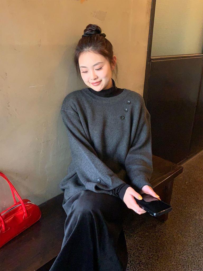 Women's Plus Size Fashionable Pullover Sweater with Detachable Scarf