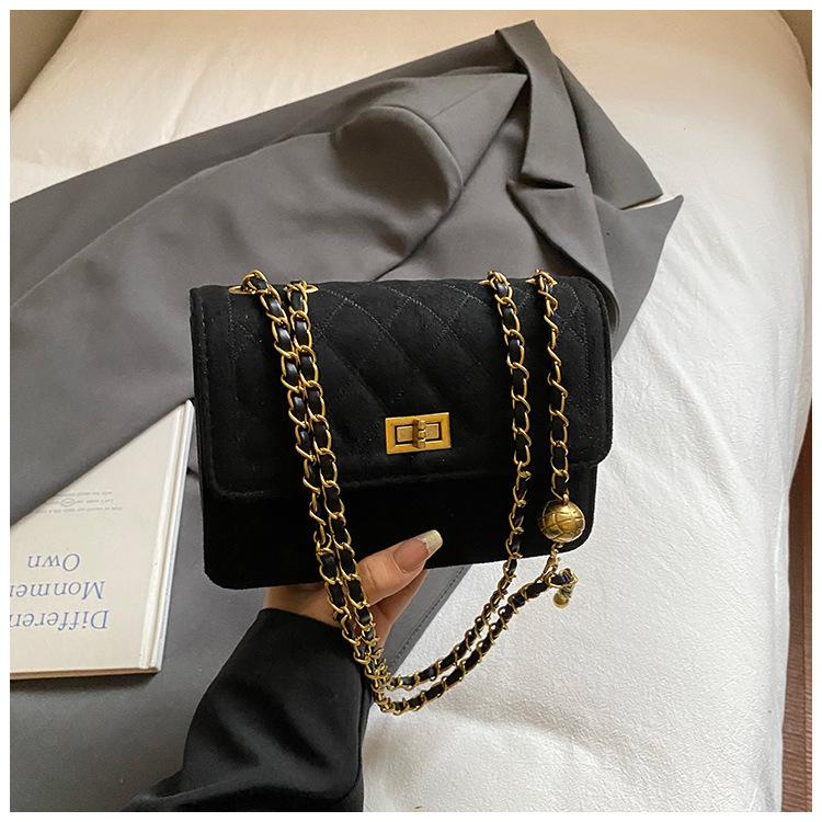 Simple Small Bag 2025 New Trendy Fashion Chain Shoulder Women's Bag Diamond Grid Embroidery Thread Messenger Bag Versatile Small Square Bag