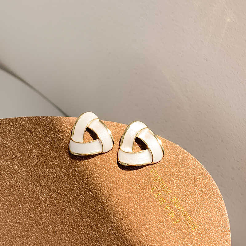 Temperament Muse Fan Earrings New Popular Earrings Women's High-end Light Luxury Atmospheric Design Earrings