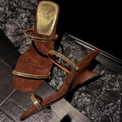 Mode Neue Sommer Hausschuhe Damenmode Quadratische Zehenpartie Offene Zehen Dünner Riemen Rutschfest Abriebfest Geformter Absatz Sandalen